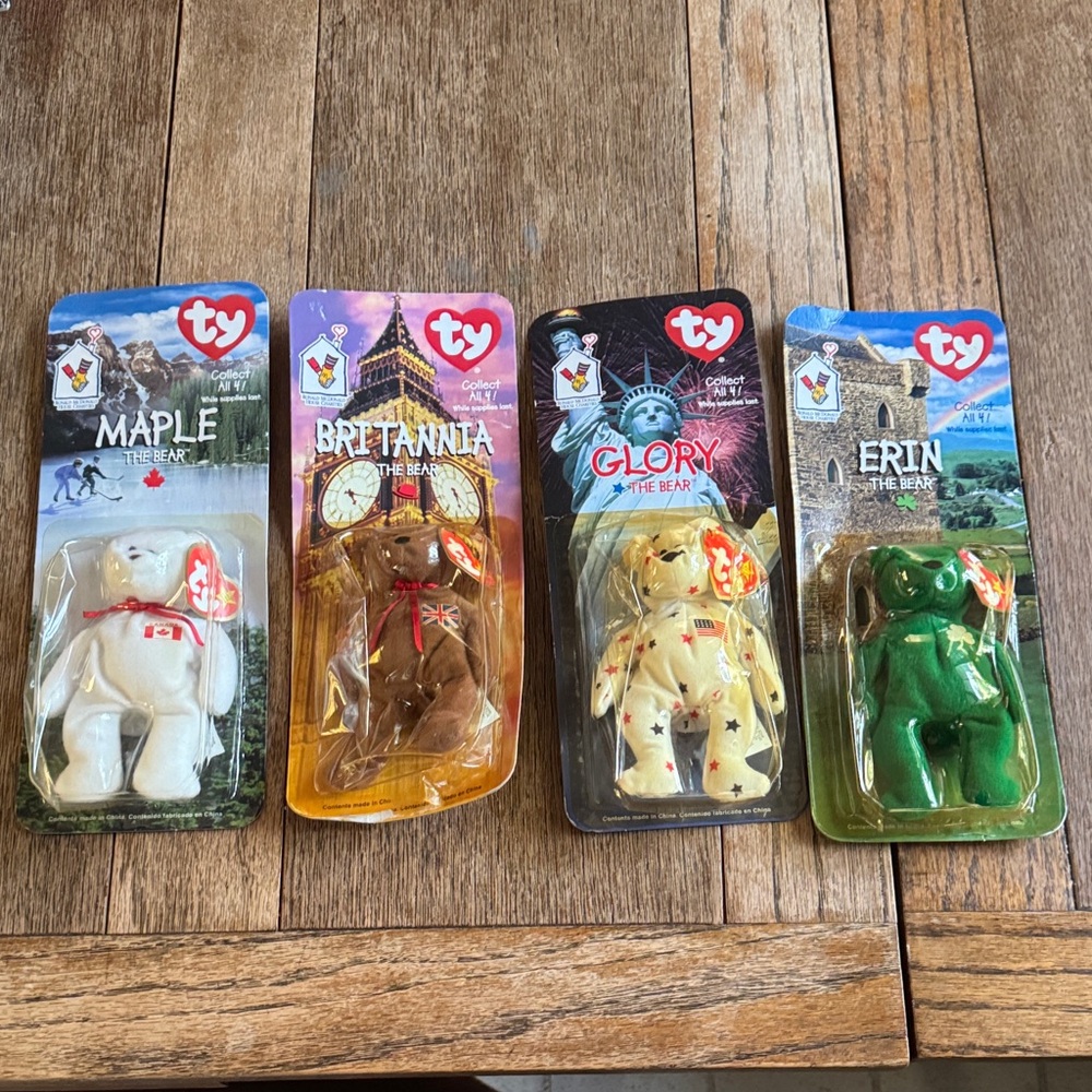 NWT Ty Beanie Babies International Bear Collection - Complete Set